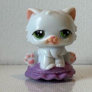 Littlest Pet Shop LPS #15 Persian Kitty Cat White Green Eyes Pencil Topper 1.5"